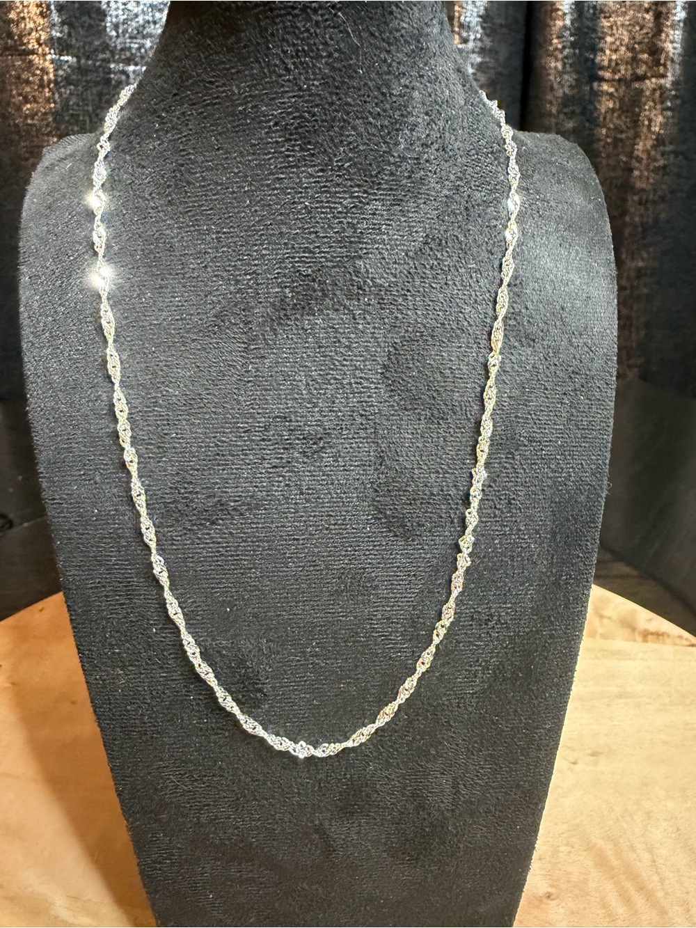 Elegant Silver Twisted Rope Necklace for Women